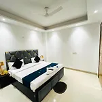 Hotel 24 Seven - Malviya Nagar