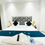 Hotel 24 Seven - Malviya Nagar