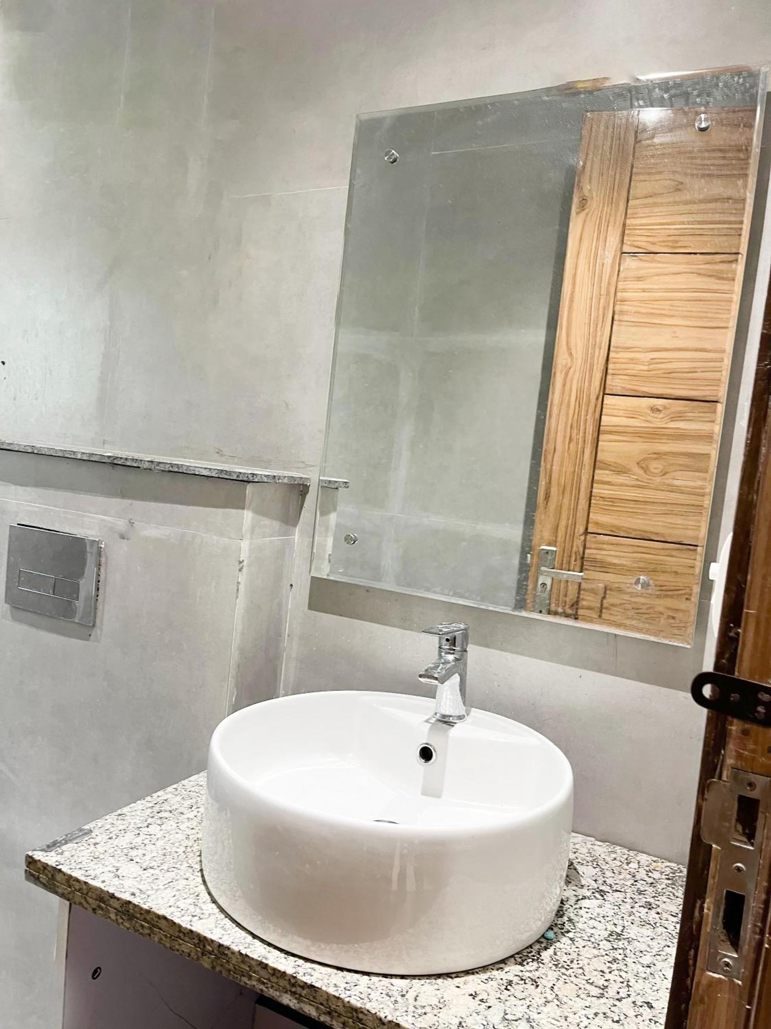 24 Seven - Malviya Nagar 4*