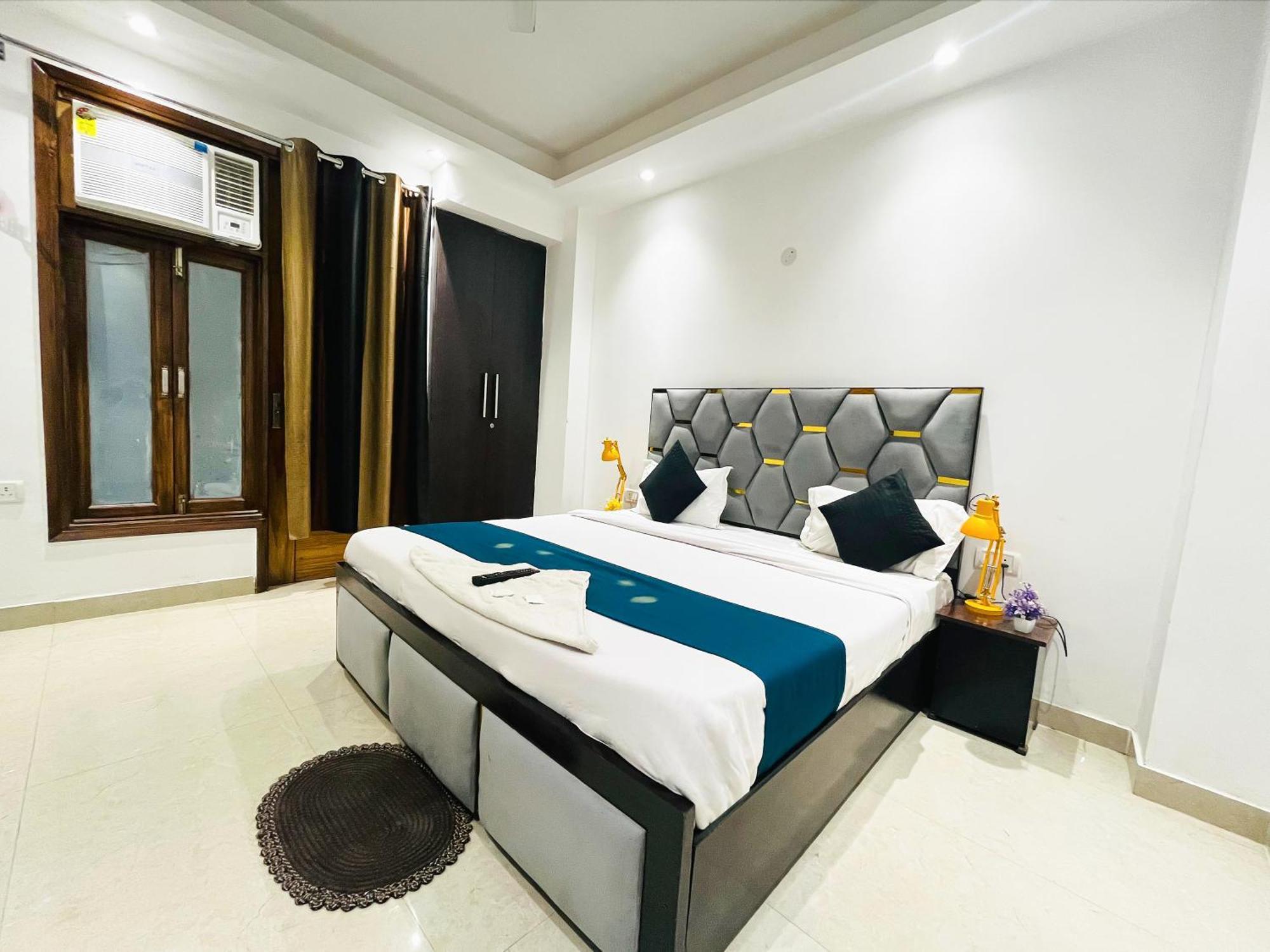 24 Seven - Malviya Nagar Hotel 4*