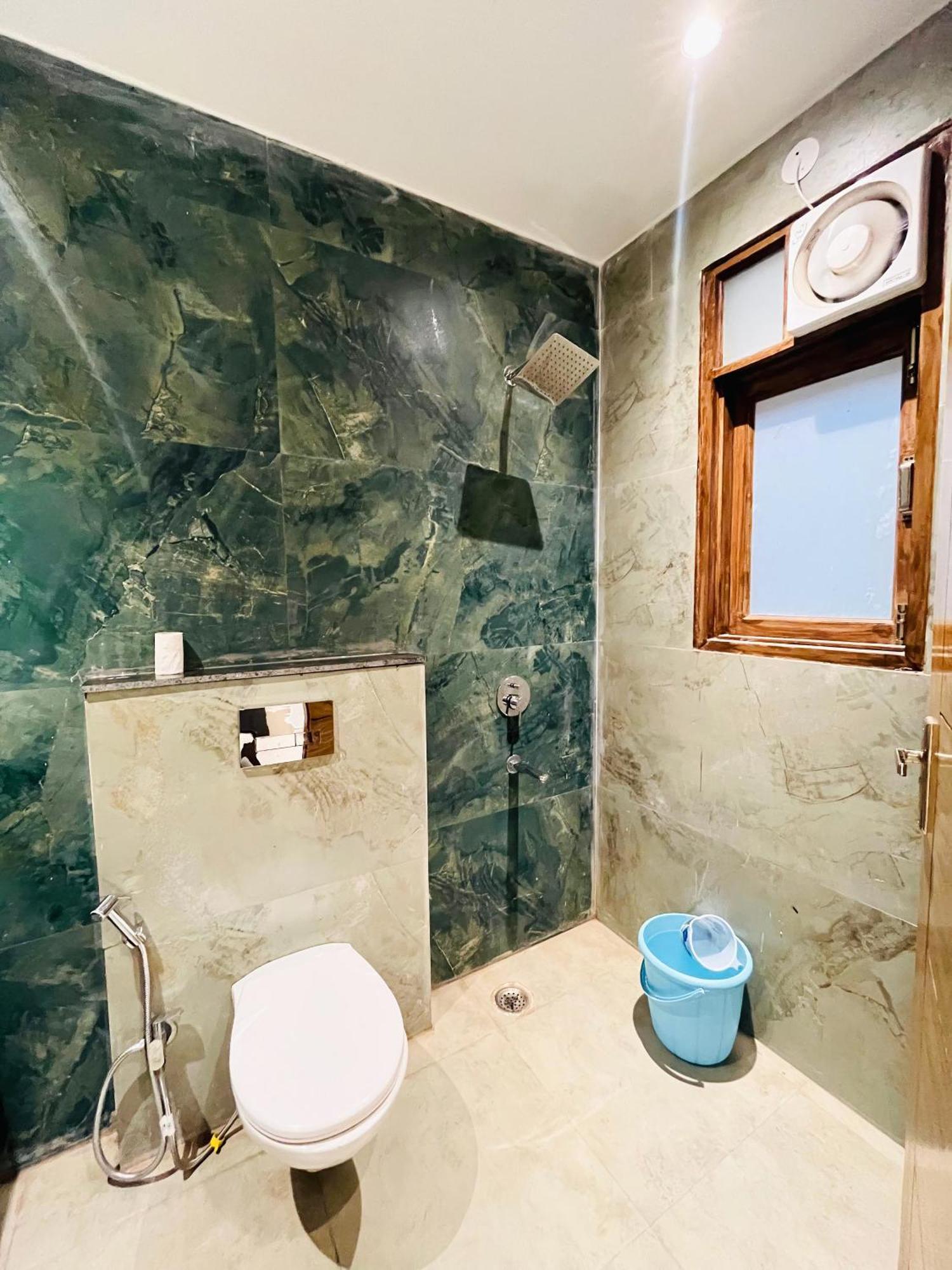 24 Seven - Malviya Nagar Hotel 4*